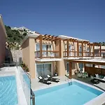 Apostolata Island & 4*