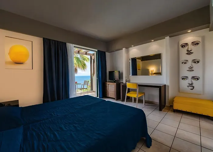 Louis Apostolata Island Ośrodek wypoczynkowy Eleios-Pronnoi