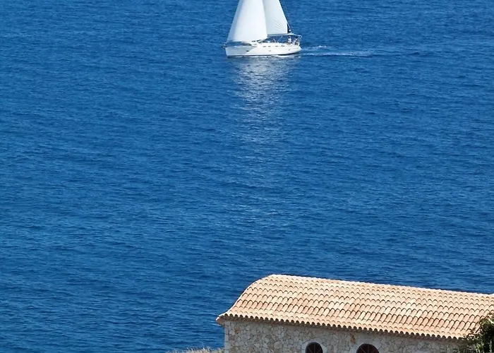 Ośrodek wypoczynkowy Louis Apostolata Island