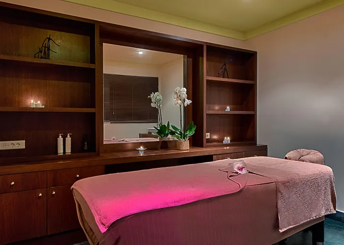 Louis Apostolata Island