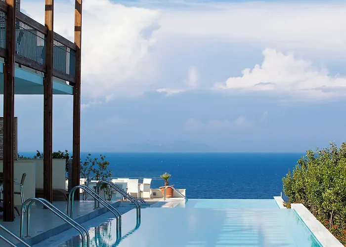 Louis Apostolata Island