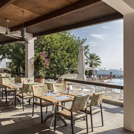 Louis Apostolata Island 5*