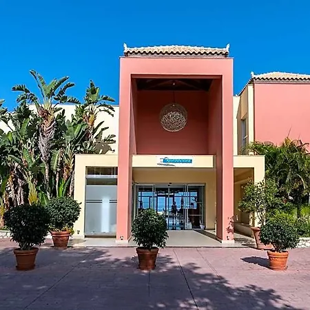 Resort Apostolata Island &