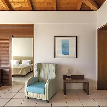 Resort Apostolata Island & 4*
