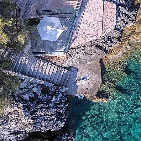 Apostolata Island &