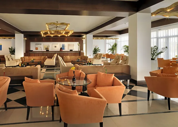 Louis Apostolata Island Station touristique