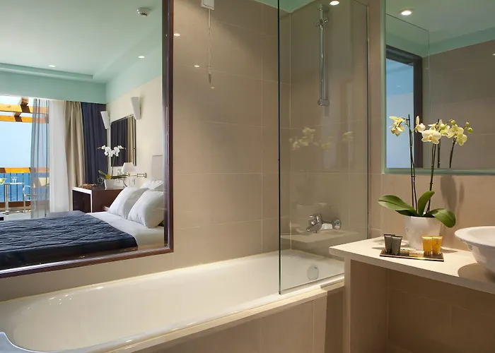 Louis Apostolata Island Station touristique 4*