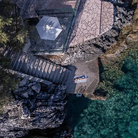 Louis Apostolata Island Üdülőközpont