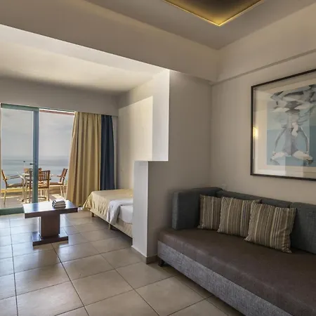 Louis Apostolata Island Üdülőközpont 5*