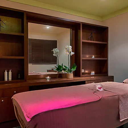 Louis Apostolata Island