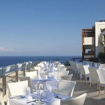 Üdülőközpont Louis Apostolata Island Eleios-Pronnoi